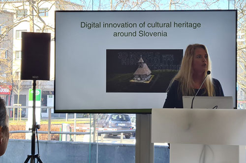 Urska Starc Peceny presenting