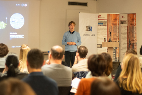 Matevz Straus speaking at festival Kamra